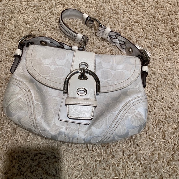 💯 Authentic Coach Purse - Picture 2 of 6